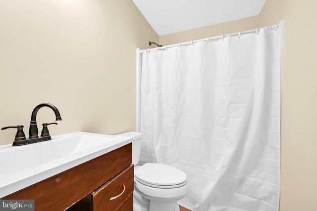 1044 E ACADEMY AVE, Glenolden, PA 19036