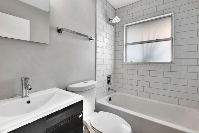 1712 3RD AVENUE E, Palmetto, FL 34221