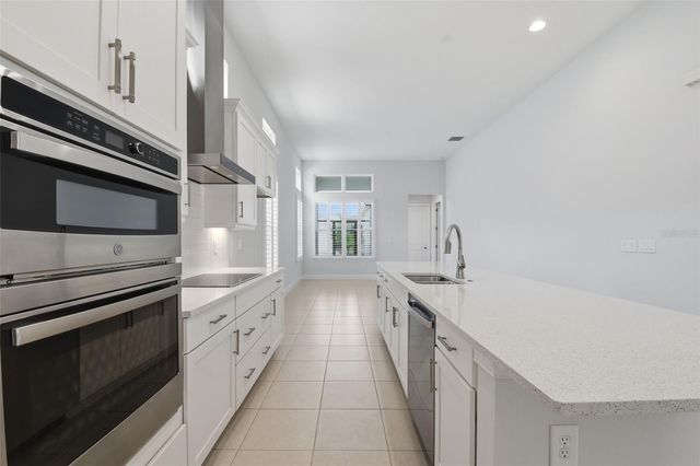 28761 SWEET PERSIMMON DRIVE, Wesley Chapel, FL 33543