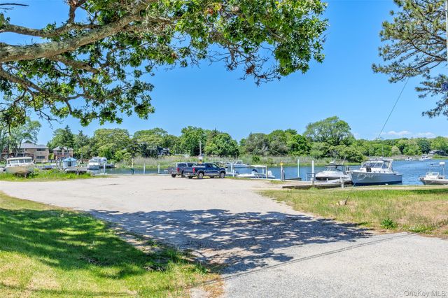 83 Beach Road, Aquebogue, NY 11901