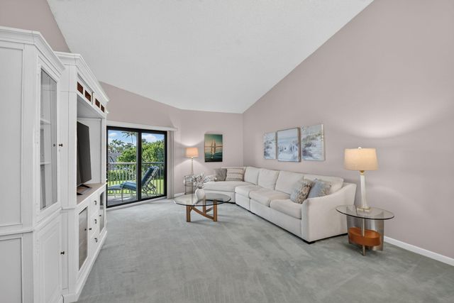 5801 N Ocean Boulevard, Ocean Ridge, FL 33435