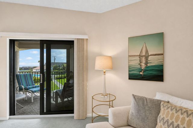 5801 N Ocean Boulevard, Ocean Ridge, FL 33435