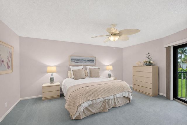5801 N Ocean Boulevard, Ocean Ridge, FL 33435