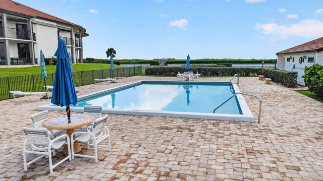 5801 N Ocean Boulevard, Ocean Ridge, FL 33435