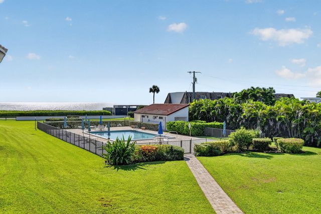 5801 N Ocean Boulevard, Ocean Ridge, FL 33435