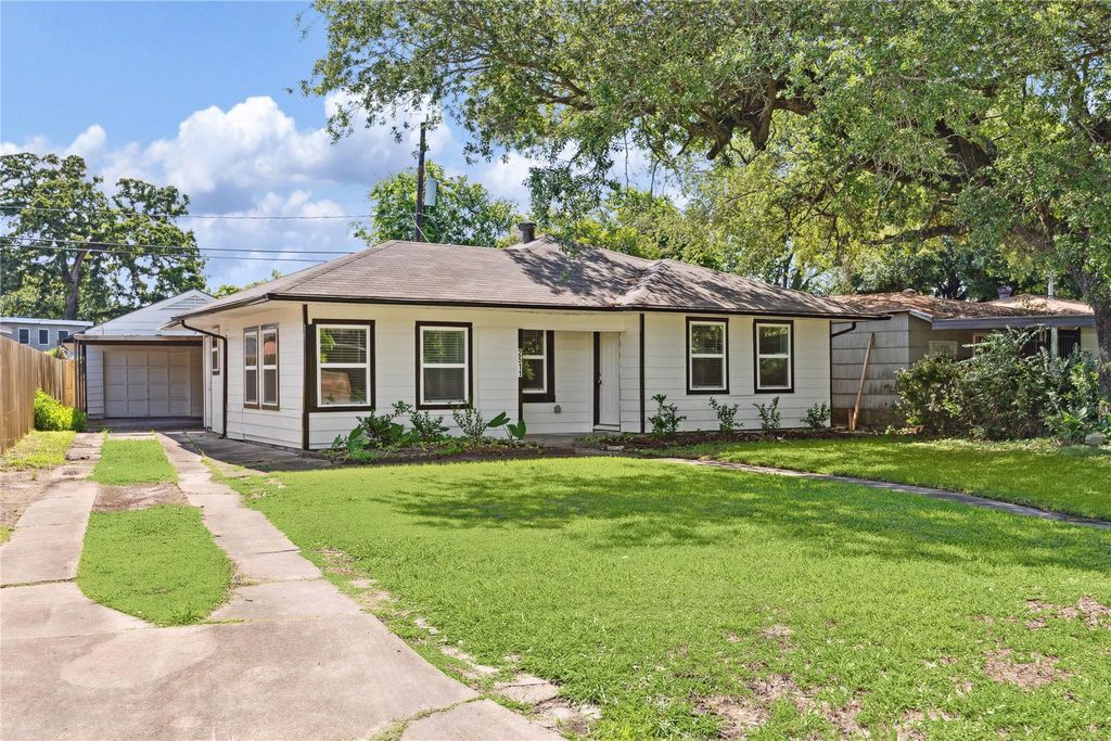 2511 Evergreen Drive, Houston, TX 77087