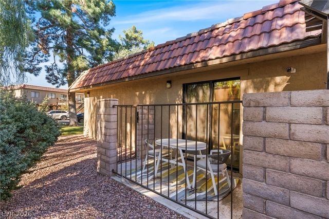 735 Apple Tree Court, Henderson, NV 89014