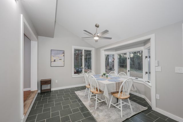 36 B Dale Road, Hooksett, NH 03106