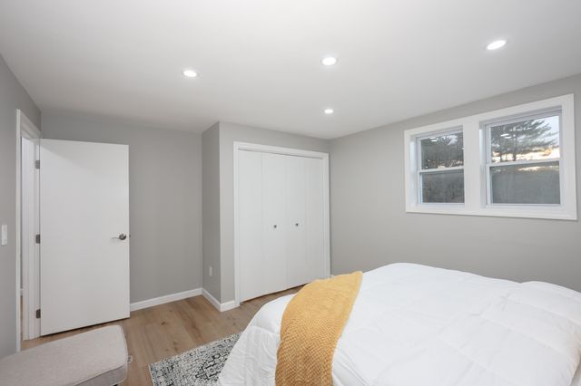 36 B Dale Road, Hooksett, NH 03106