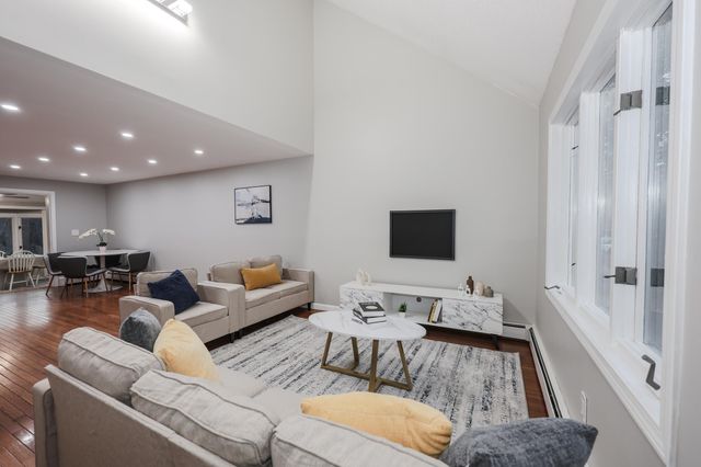 36 B Dale Road, Hooksett, NH 03106