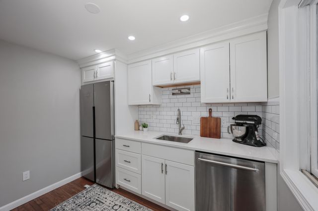 36 B Dale Road, Hooksett, NH 03106