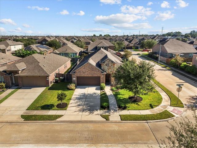 2311 Newton Branch Lane, Pearland, TX 77089