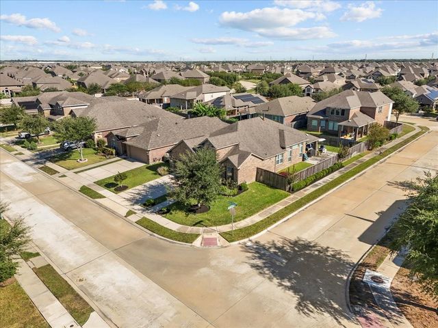 2311 Newton Branch Lane, Pearland, TX 77089