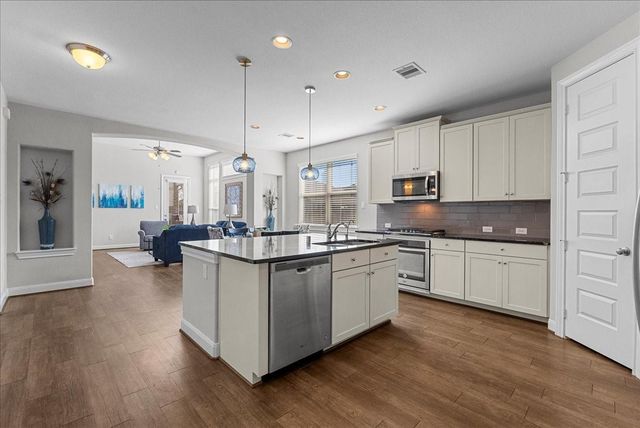 2311 Newton Branch Lane, Pearland, TX 77089