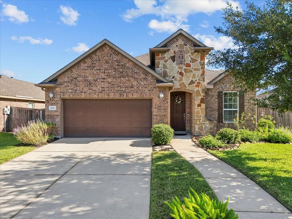2311 Newton Branch Lane, Pearland, TX 77089
