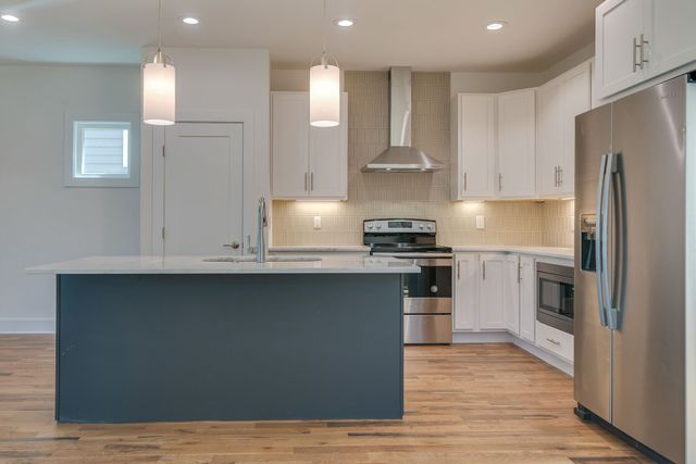 2420 Stivers St, Nashville, TN 37218
