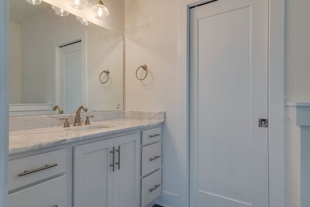 2420 Stivers St, Nashville, TN 37218