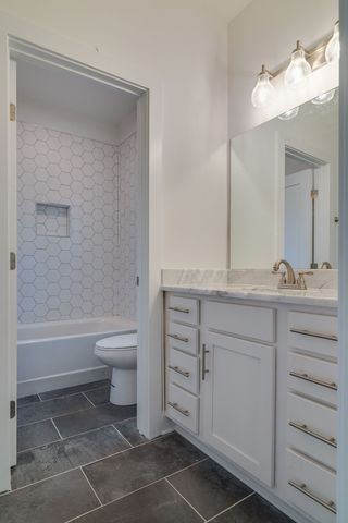 2420 Stivers St, Nashville, TN 37218