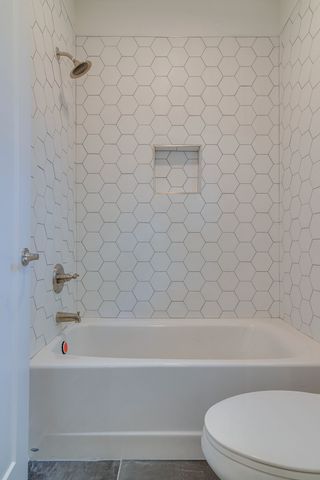 2420 Stivers St, Nashville, TN 37218