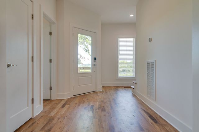 2420 Stivers St, Nashville, TN 37218