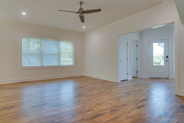 2420 Stivers St, Nashville, TN 37218