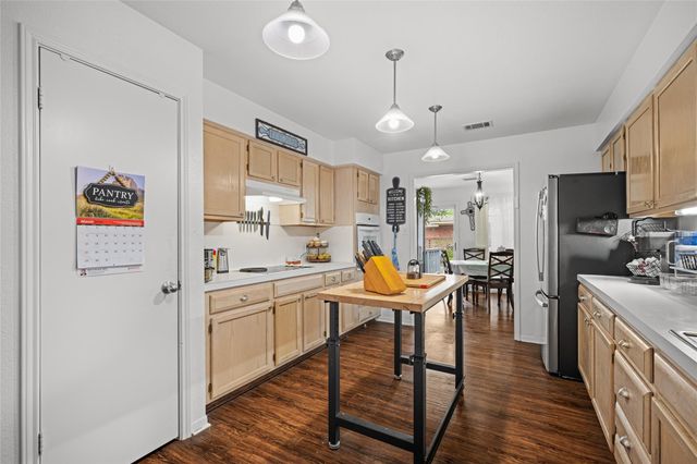 417 S Faires, Flatonia, TX 78941