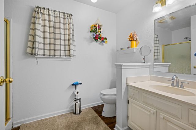 417 S Faires, Flatonia, TX 78941