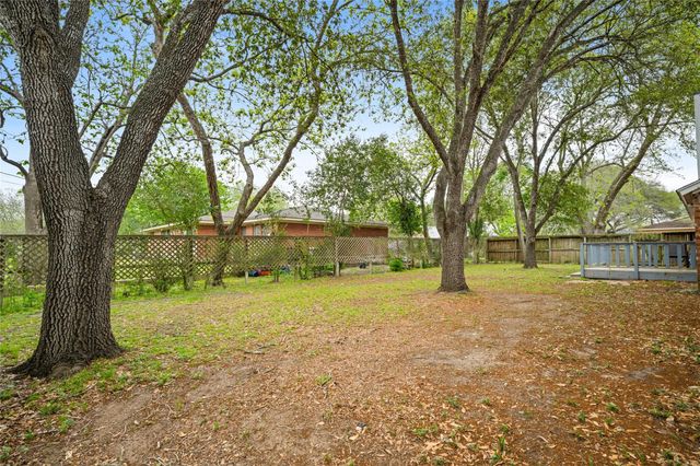 417 S Faires, Flatonia, TX 78941