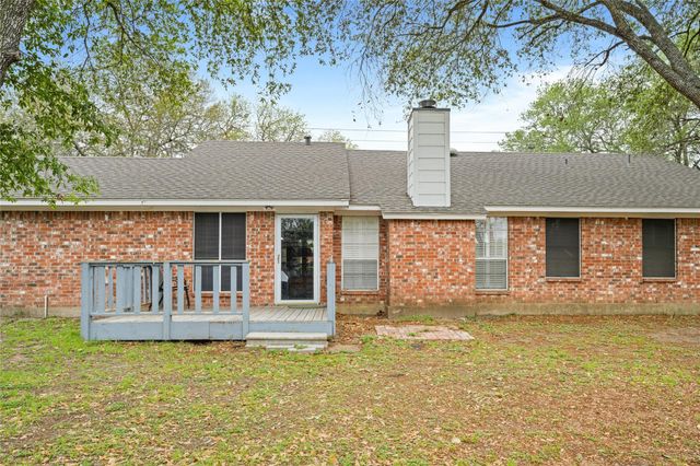 417 S Faires, Flatonia, TX 78941