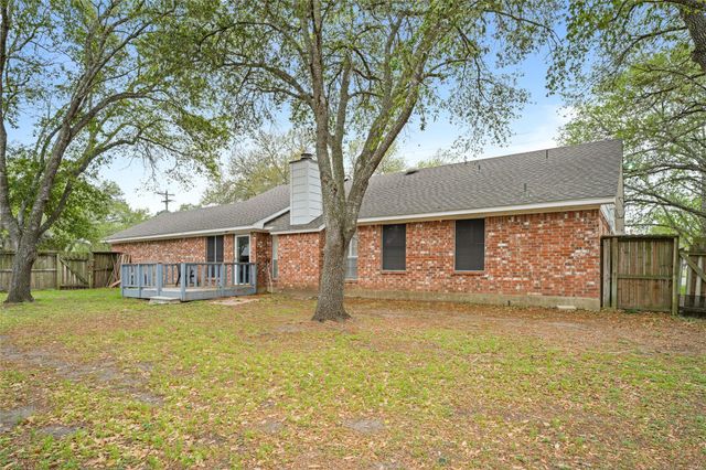 417 S Faires, Flatonia, TX 78941