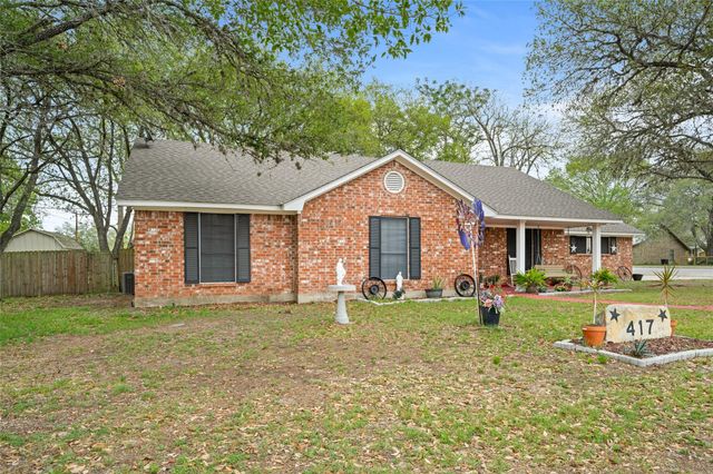 417 S Faires, Flatonia, TX 78941