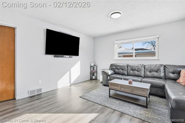 31531 Chester Street, Garden City, MI 48135