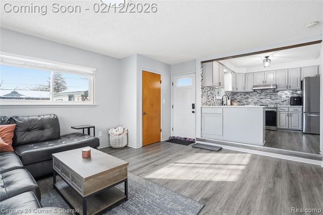 31531 Chester Street, Garden City, MI 48135