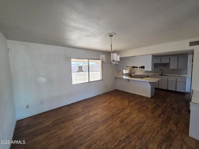 5327 N 40TH Lane, Phoenix, AZ 85019