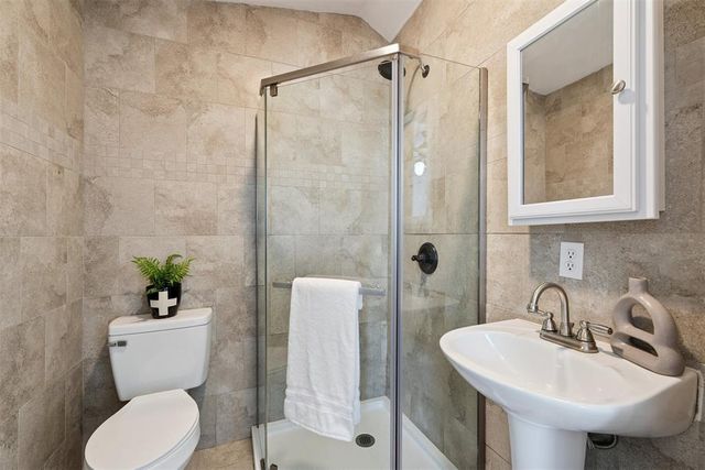 1823 W Noble Avenue, Guthrie, OK 73044