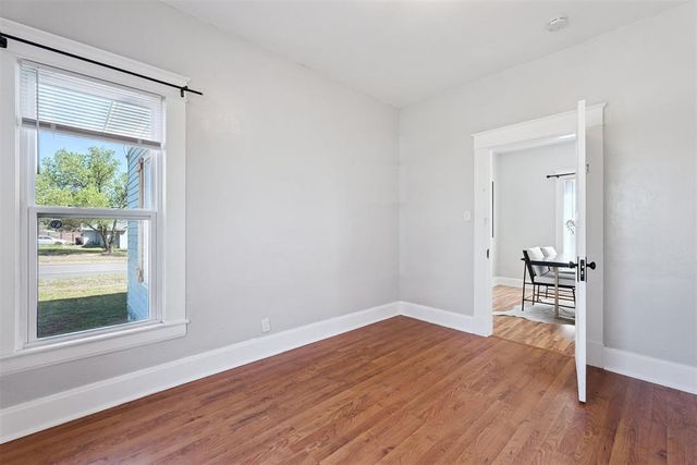 1823 W Noble Avenue, Guthrie, OK 73044