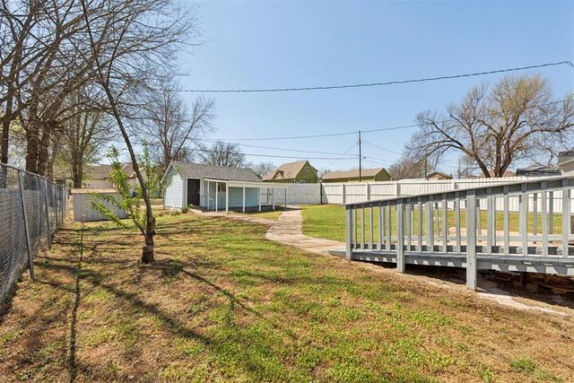 1823 W Noble Avenue, Guthrie, OK 73044