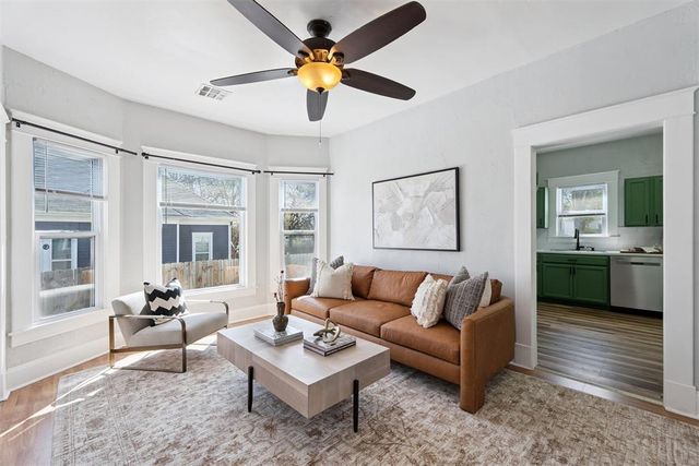 1823 W Noble Avenue, Guthrie, OK 73044