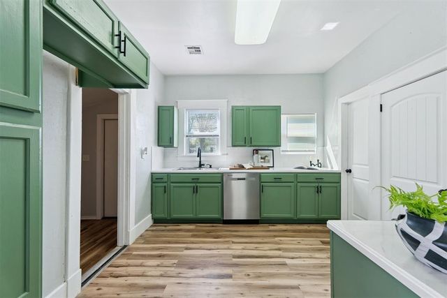 1823 W Noble Avenue, Guthrie, OK 73044