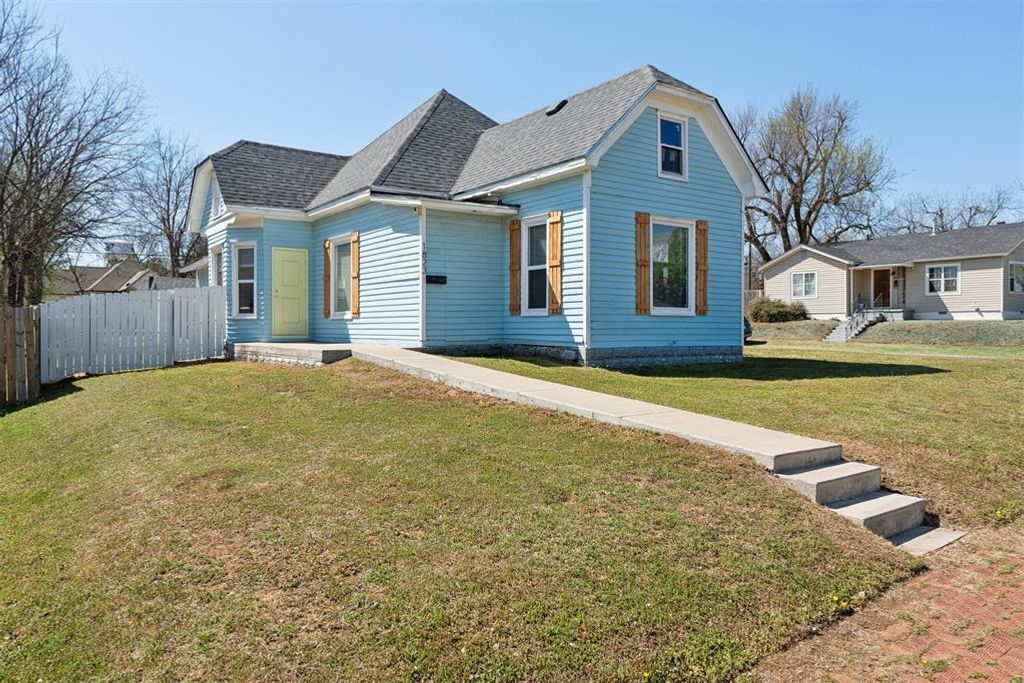1823 W Noble Avenue, Guthrie, OK 73044