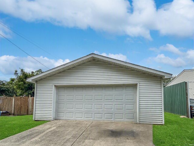2221 N 20th Street, Lafayette, IN 47904