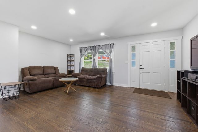 121 Cumberland Cir, Gallatin, TN 37066