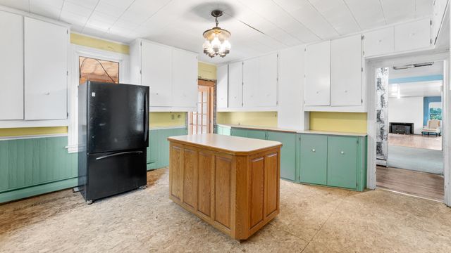 205 Commercial Avenue N, Sandstone, MN 55072