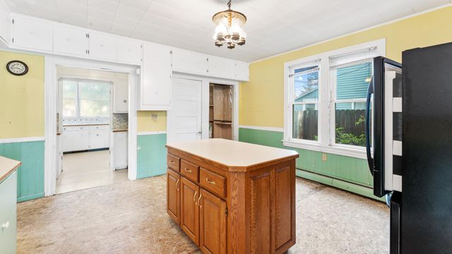 205 Commercial Avenue N, Sandstone, MN 55072