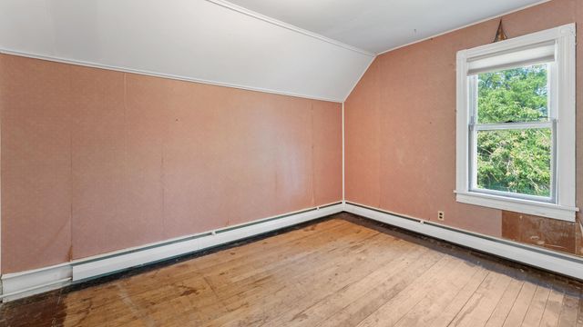 205 Commercial Avenue N, Sandstone, MN 55072