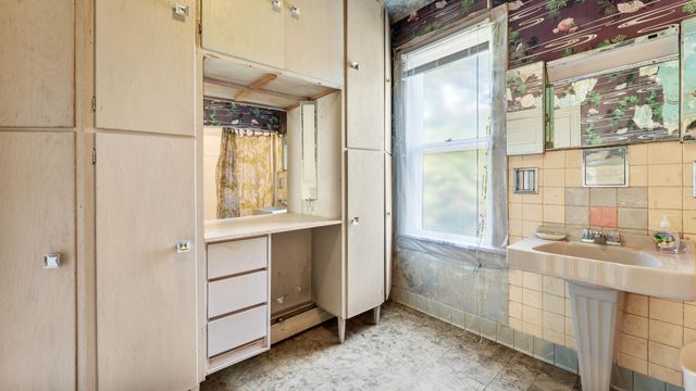 205 Commercial Avenue N, Sandstone, MN 55072