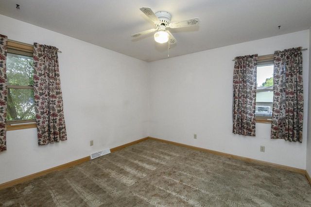 915 N Water STREET, Watertown, WI 53098