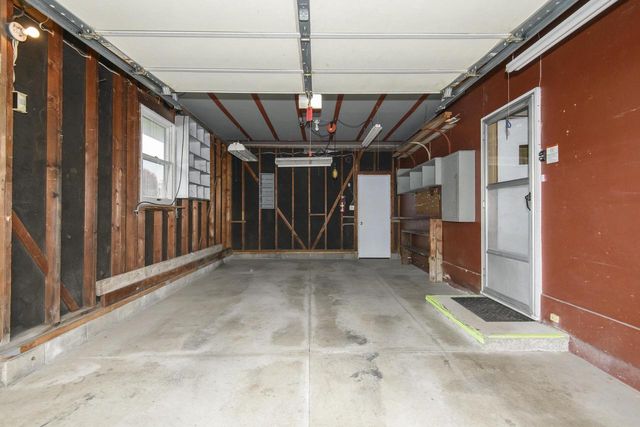 915 N Water STREET, Watertown, WI 53098