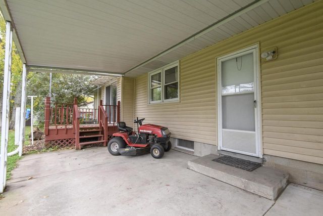 915 N Water STREET, Watertown, WI 53098