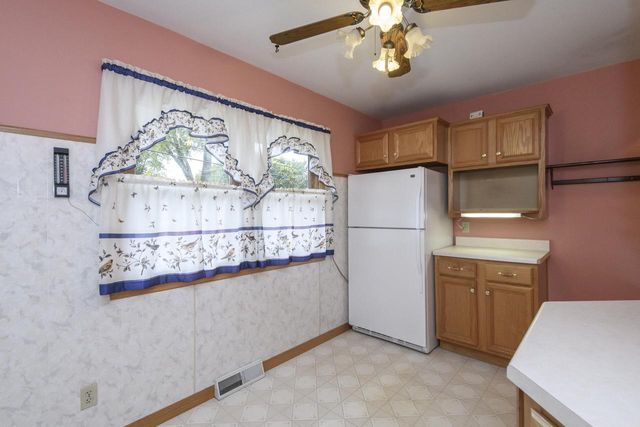 915 N Water STREET, Watertown, WI 53098